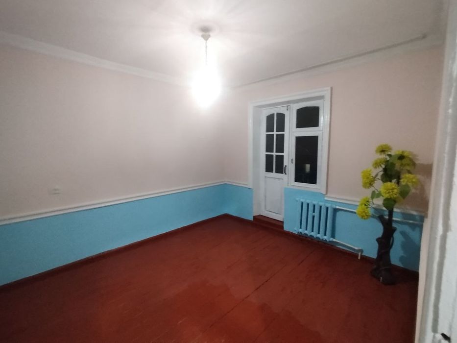 Зангиота туманида 3 хонали квартира ижарага берилади. Арзон. Срочно.