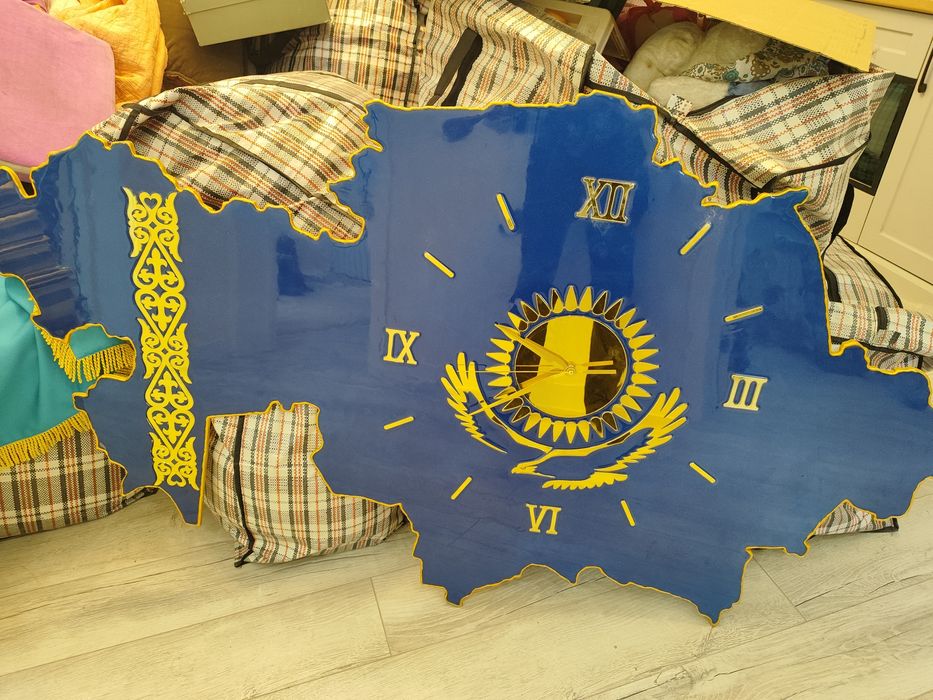 Часы, настенные продам