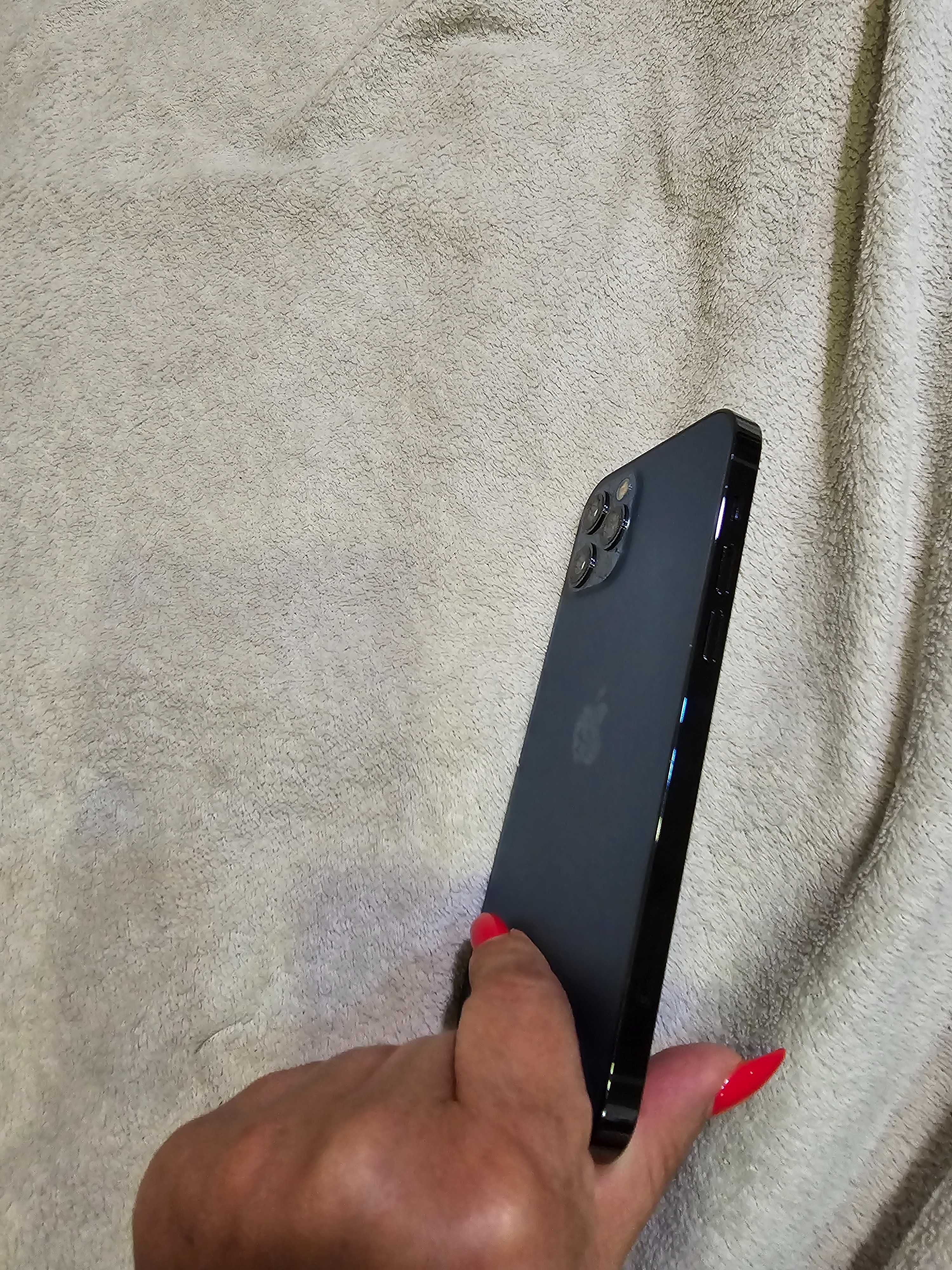 Продавам IPhone 12 pro