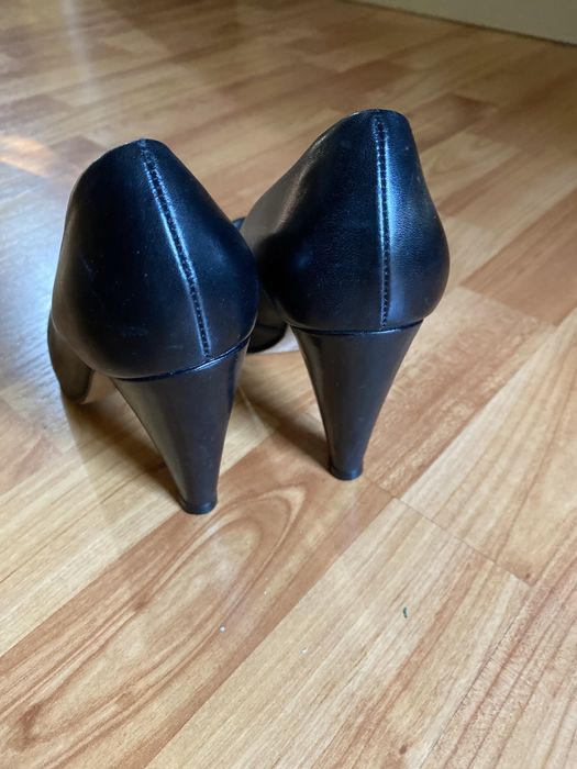 Pantofi de piele marca Buffalo 37