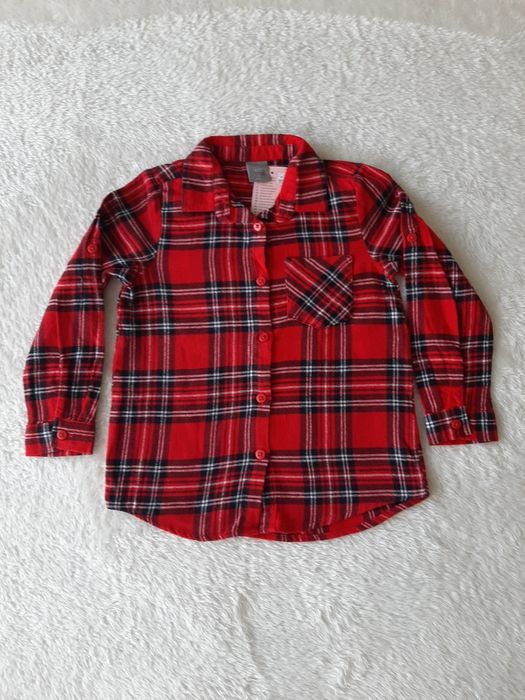 Нови детски дрехи, размери-116,122,128.