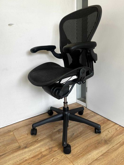Refurbished Herman Miller Aeron Graphite Posturefit