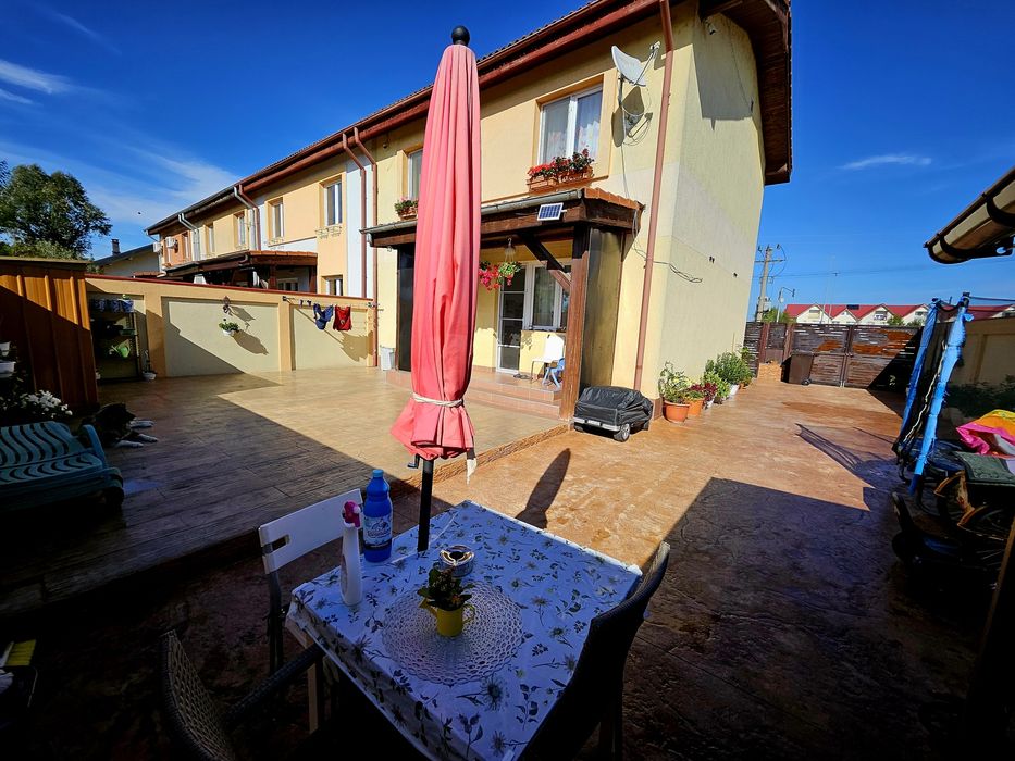 Casa de vanzare in Roua panouri solare si pompa de caldura