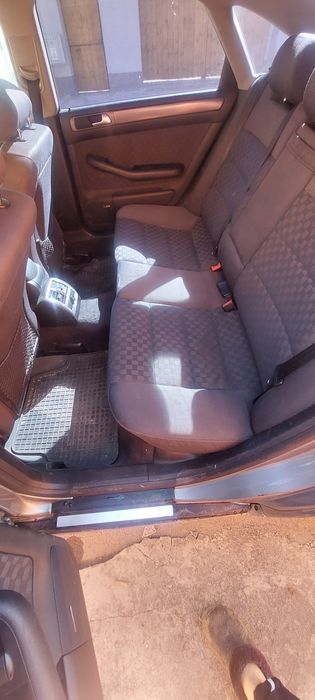 Vand audi a6 2.5 diesel v6 cutie manuala 6 trepte preț 1500 euro