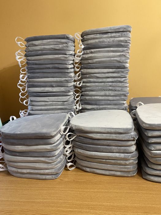 Perne chiavari , scaun