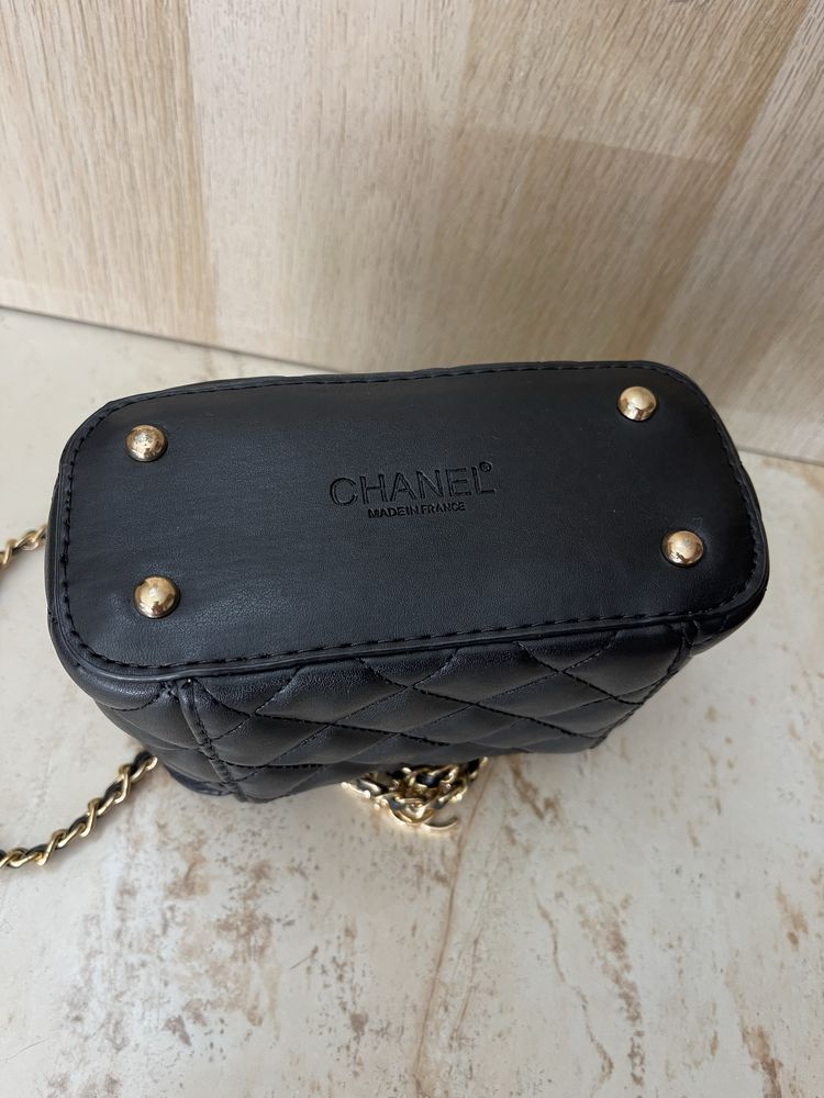 Черно куфарче Chanel