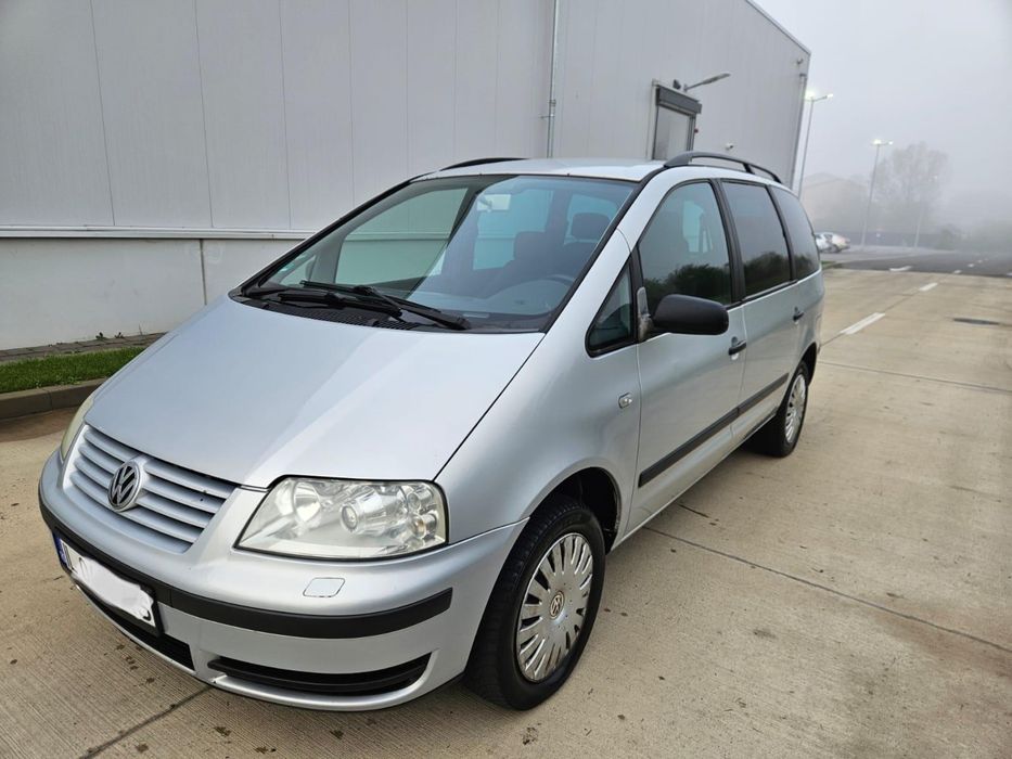 Vând Vw Sharan 1.9 TDI 7-Locuri