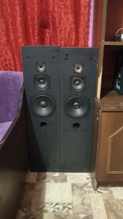 Vând boxe pentru  stație