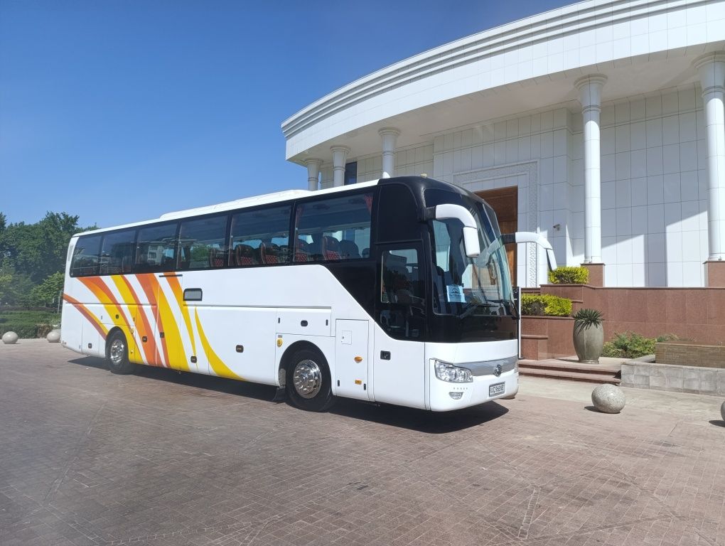 Yutong bus zk6122h9