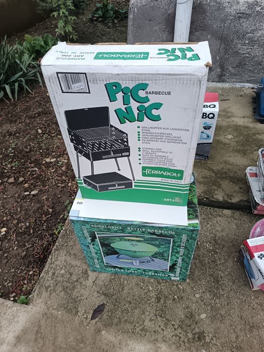 Vând grătar pe gaz marca CAMPINGAZ