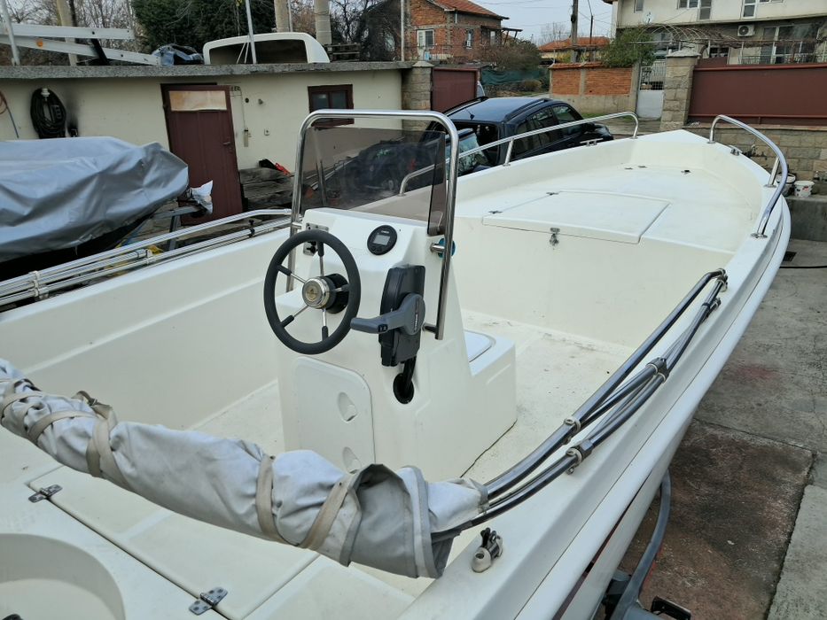 Морска лодка Алегра