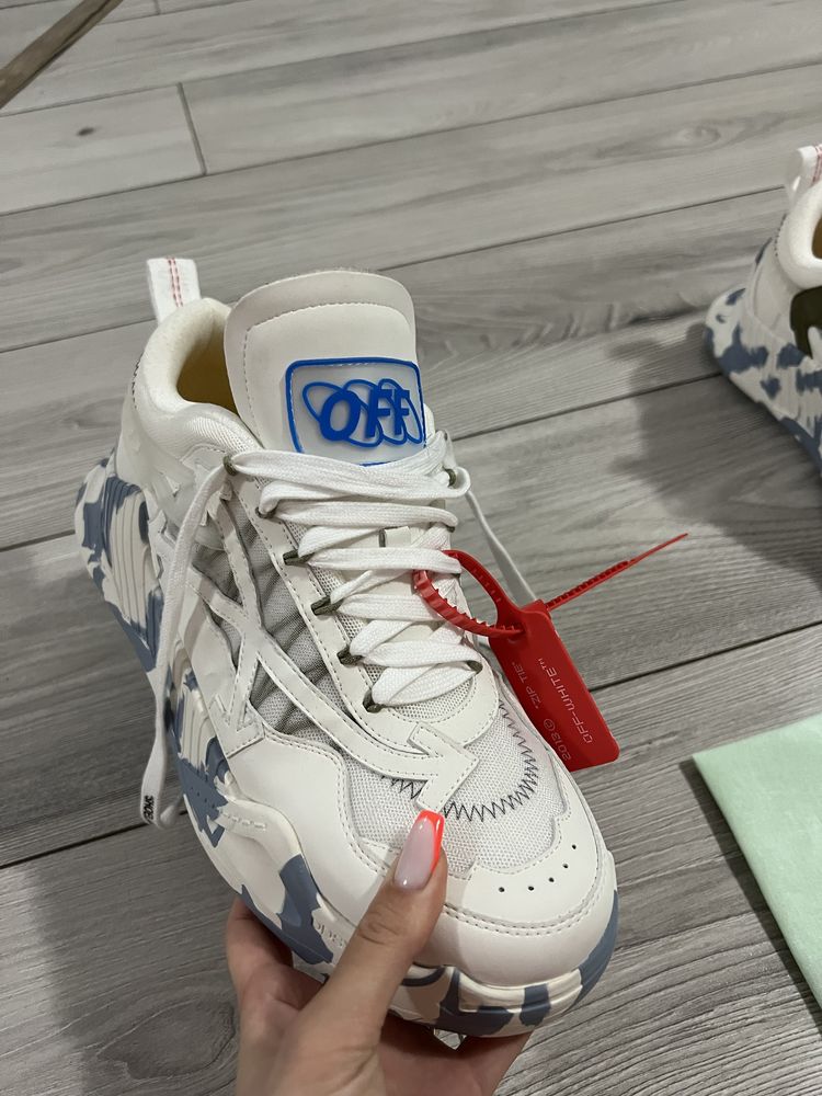 Adidasi Off-White ODSY-1000