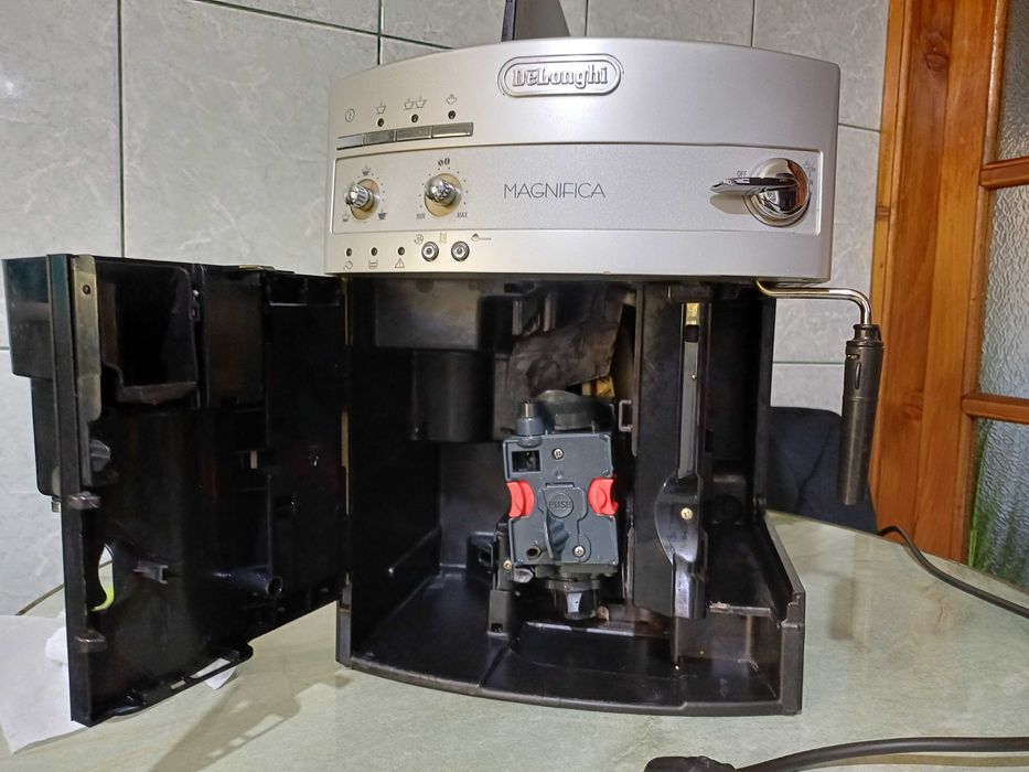 Expressor cafea DeLonghi Magnifica