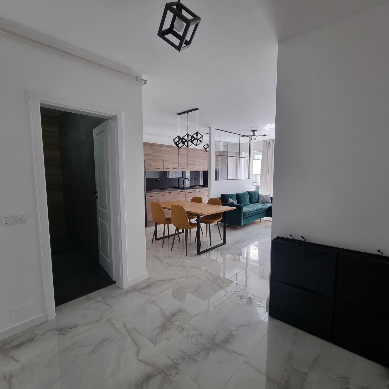 PF Închiriez apartament nou 2 camere, et.1, 53 mp, zona Vivo Mall