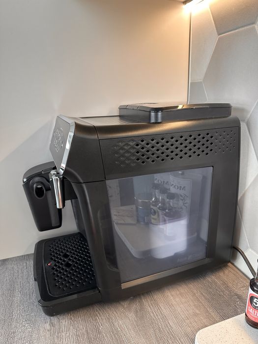 Vând Espressor automat Philips 2200