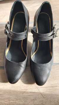 Черен дамски обувки