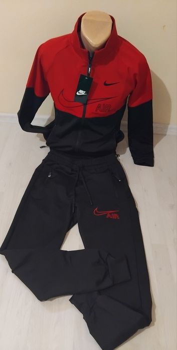 Trening baieti Nike.