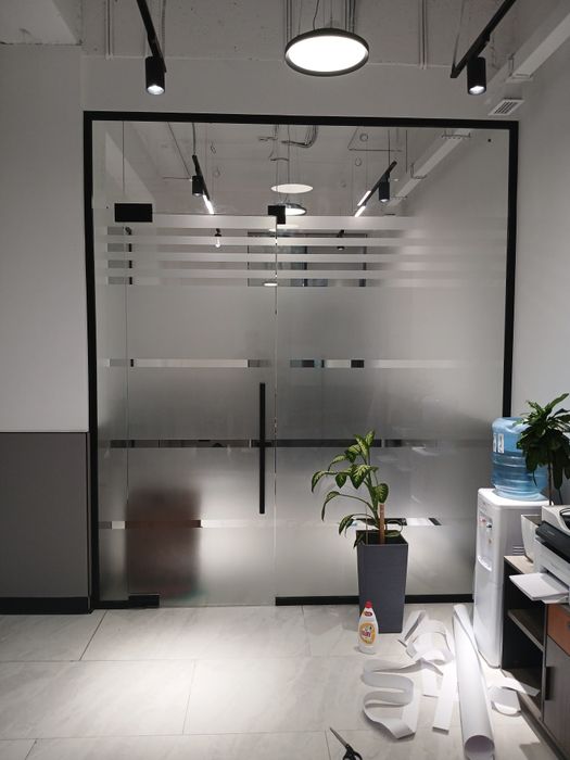 Матовая пленка!!!Тонировка окон!Тонировка перегородок офиса