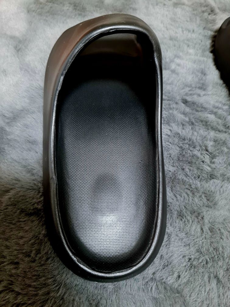 Чехли Yezzy slides