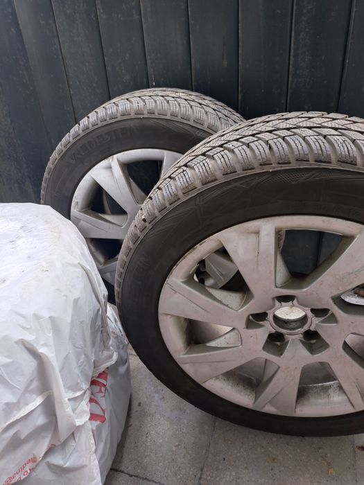 Гуми Vredestein 225/50/17 + джанти Audi A4 A5