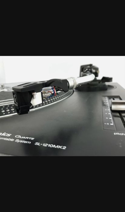 Technics SL-1210 MK2 + Case Flight + 2 Doze