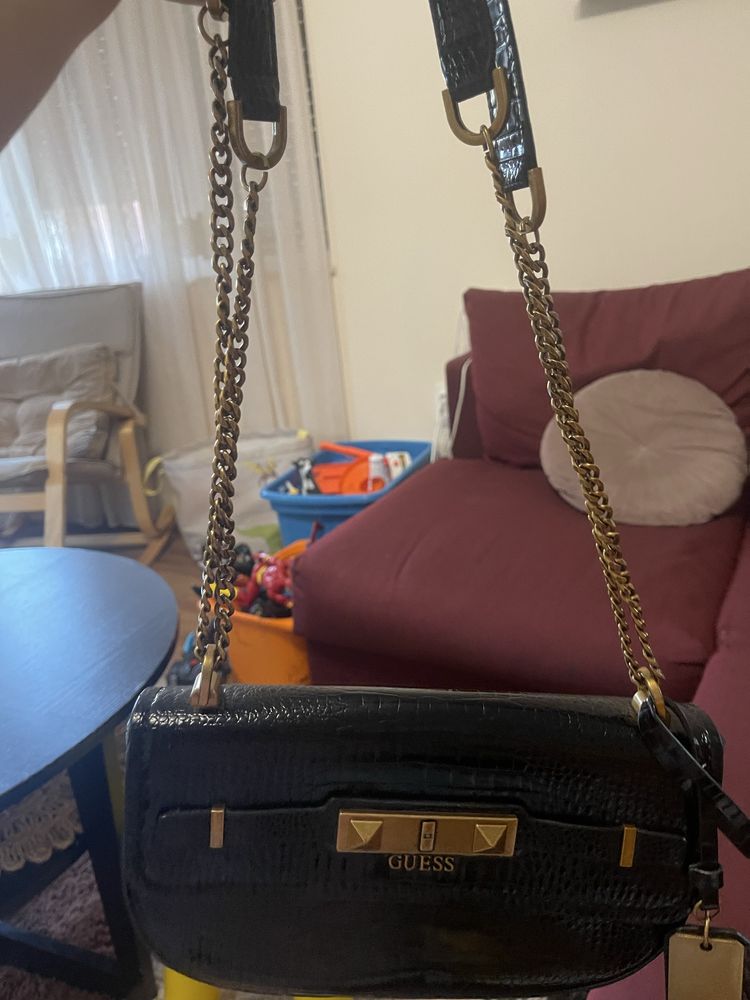 Дамска чанта Guess