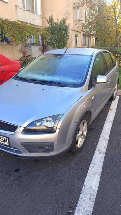 se vinde ford focus