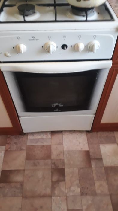 Продам газ плиту