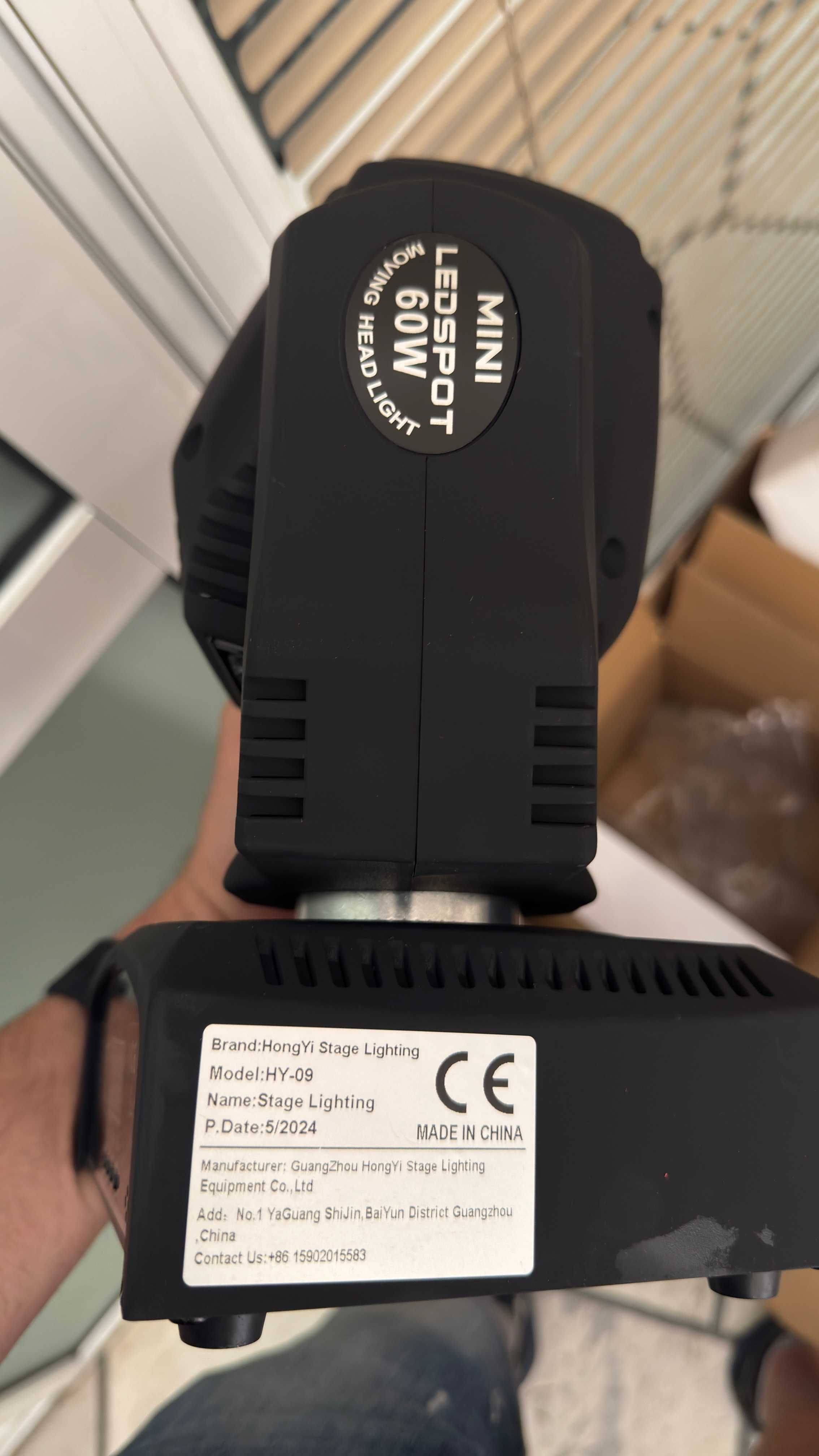 Продавам движещи глави moving head LED MINI SPOT 60W нови !