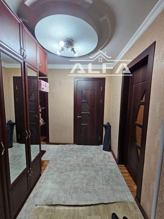 Гиштли домда жойлашган 3 хонали квартира ижарага берилади