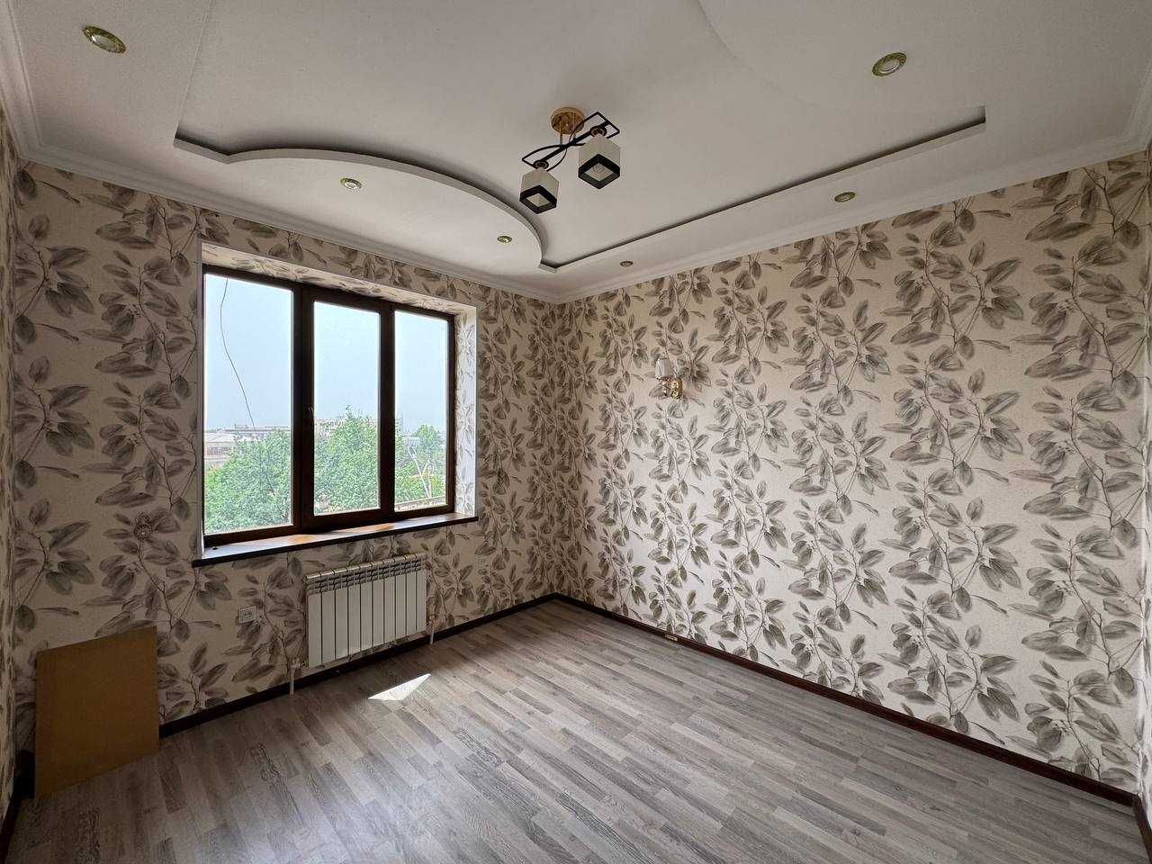 3х комнатная квартира на 4 этаже 125кв/м, в Самарканде