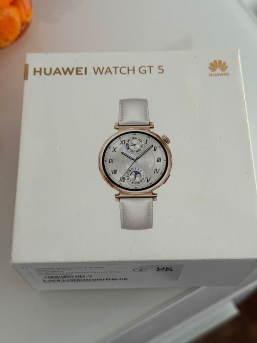 Смарт часовник Huawei GT5