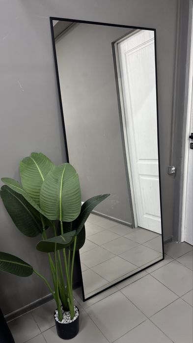 Продам зеркало, помощник, цветок, зеркало, журанльный стол и стул