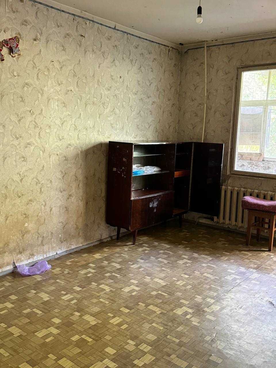 Первый этаж Юнус Абад 4, 220 школа,  1 комнатная,  ремонта нет