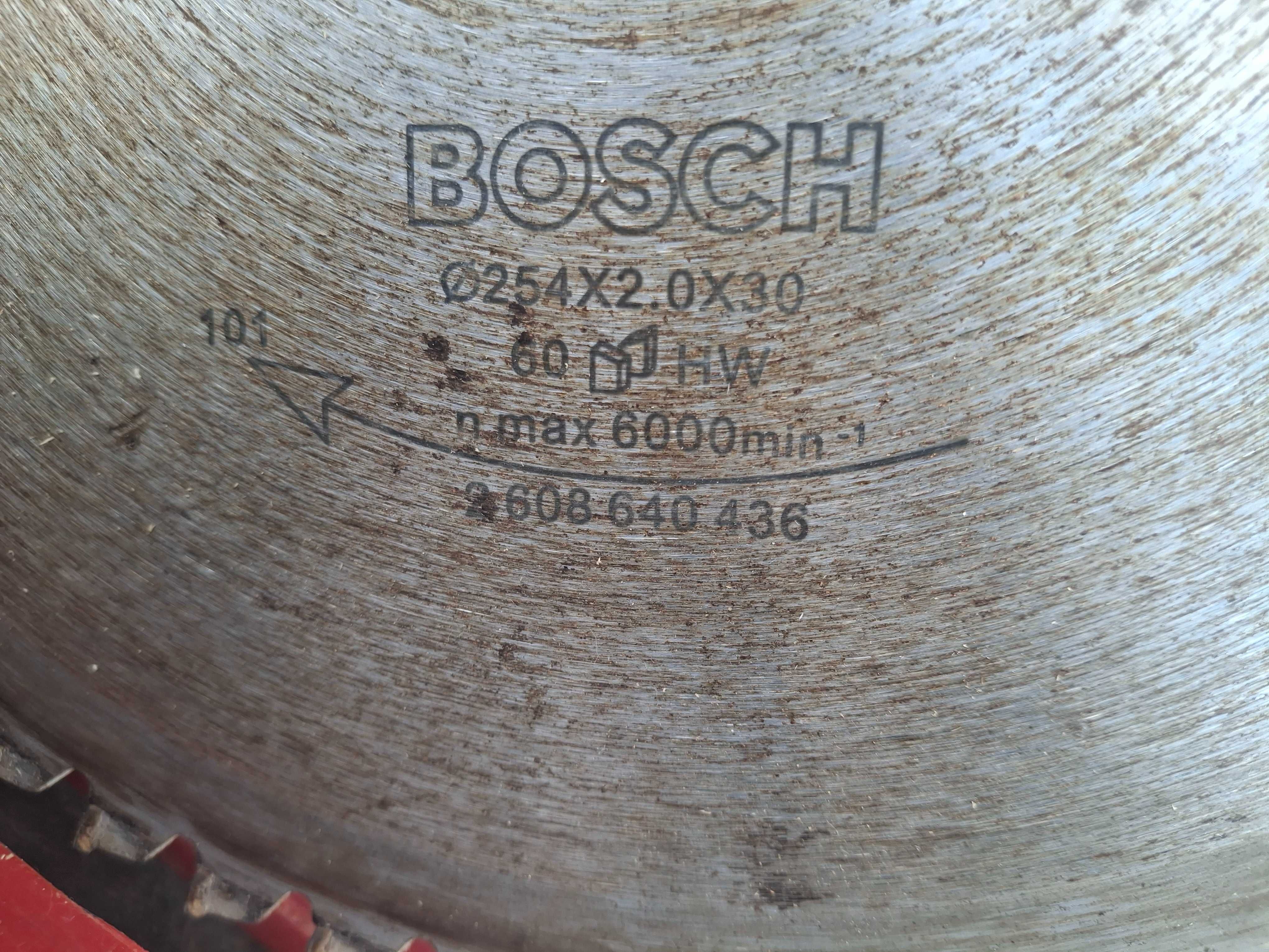 Настолен циркуляр GCM 10 SD от Bosch