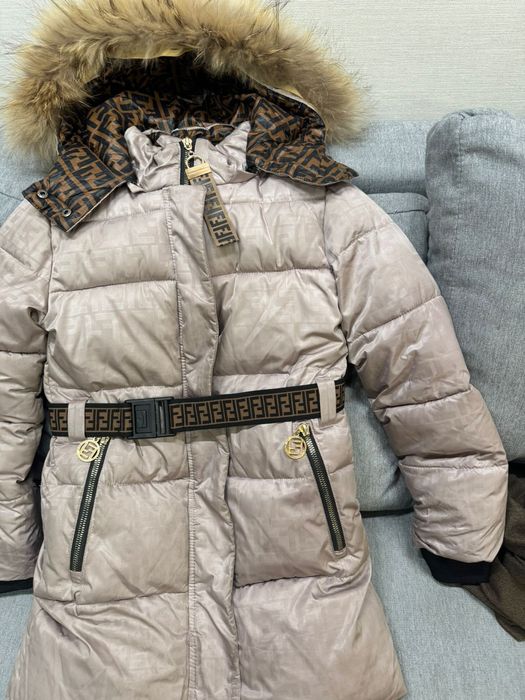 Детская куртка. Размер 134 см.