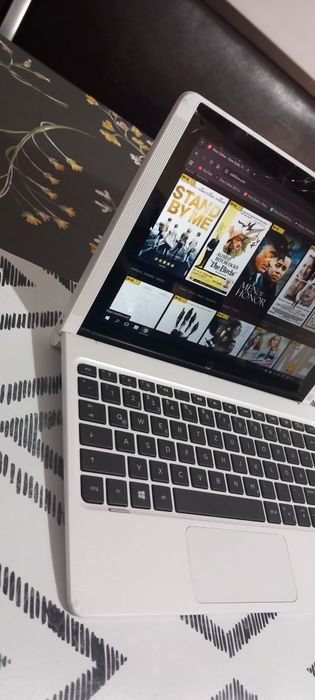 Laptop HP i5- modele office cu carti si jocuri instalate