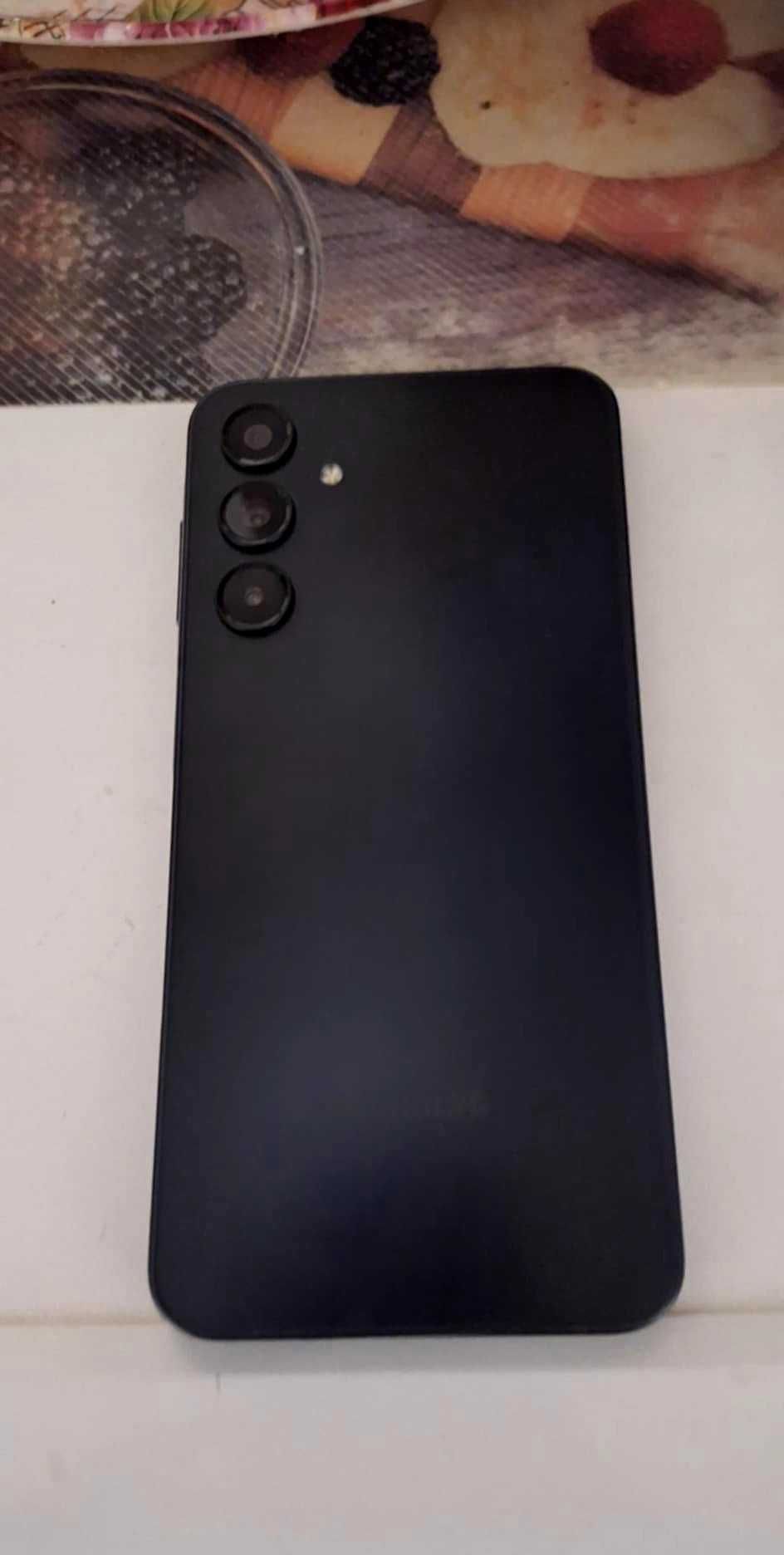 Продвам samsung A16 в много добро състояние
