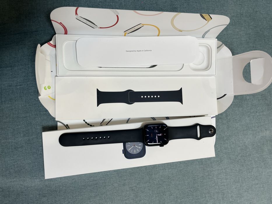 Продам Apple Watch 8 series 45mm