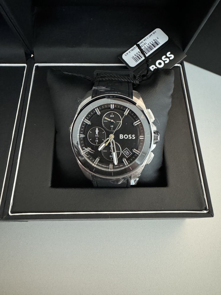 Часовник Hugo Boss Volane 1513953 и 1513959