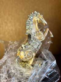 Подарочный Конь на Пьедестале, новый, не доставали из упаковки