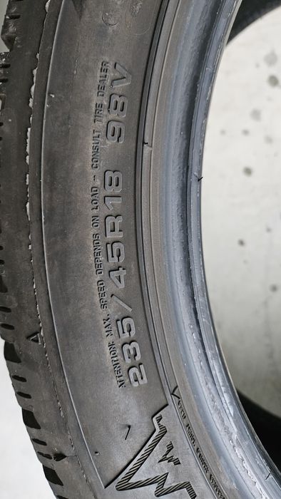 Anvelope iarna 235 45 18