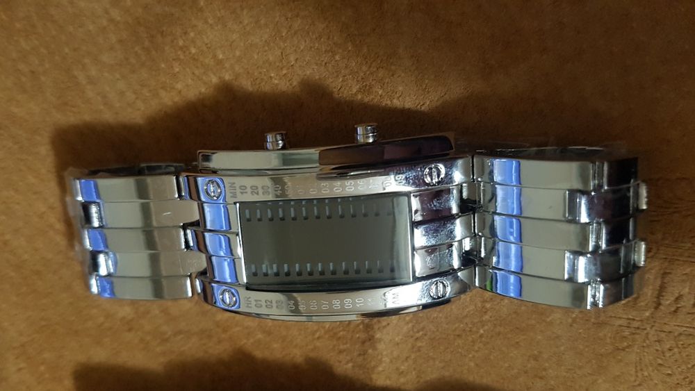 Ceas Binar Tip Bratara