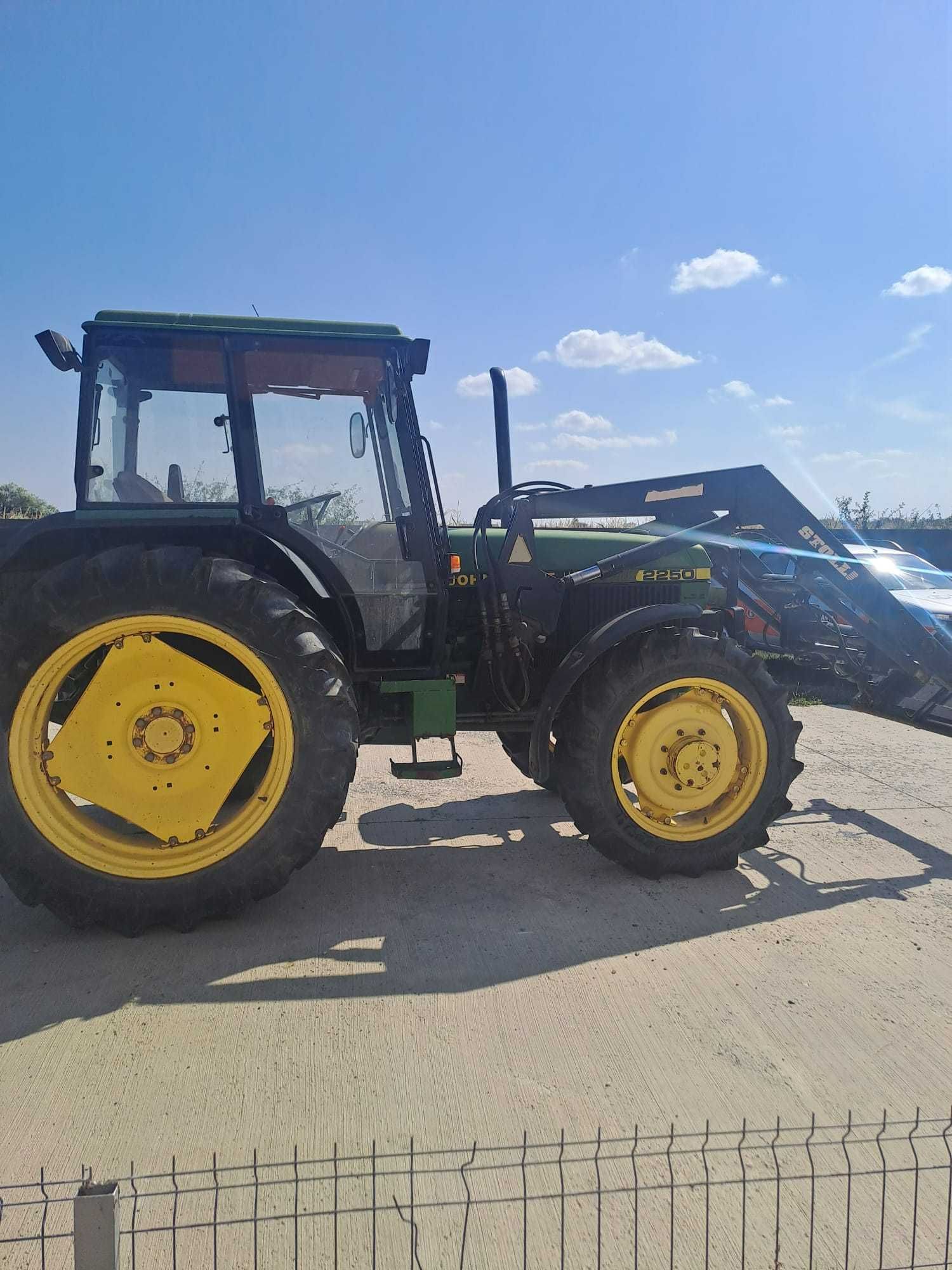Tractor JOHN DEERE 2250AS