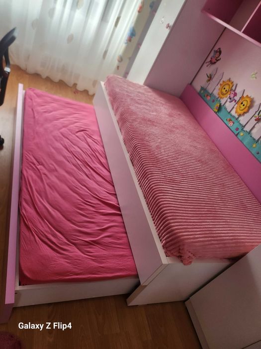 Vand mobila de dormitor pentru fetițe