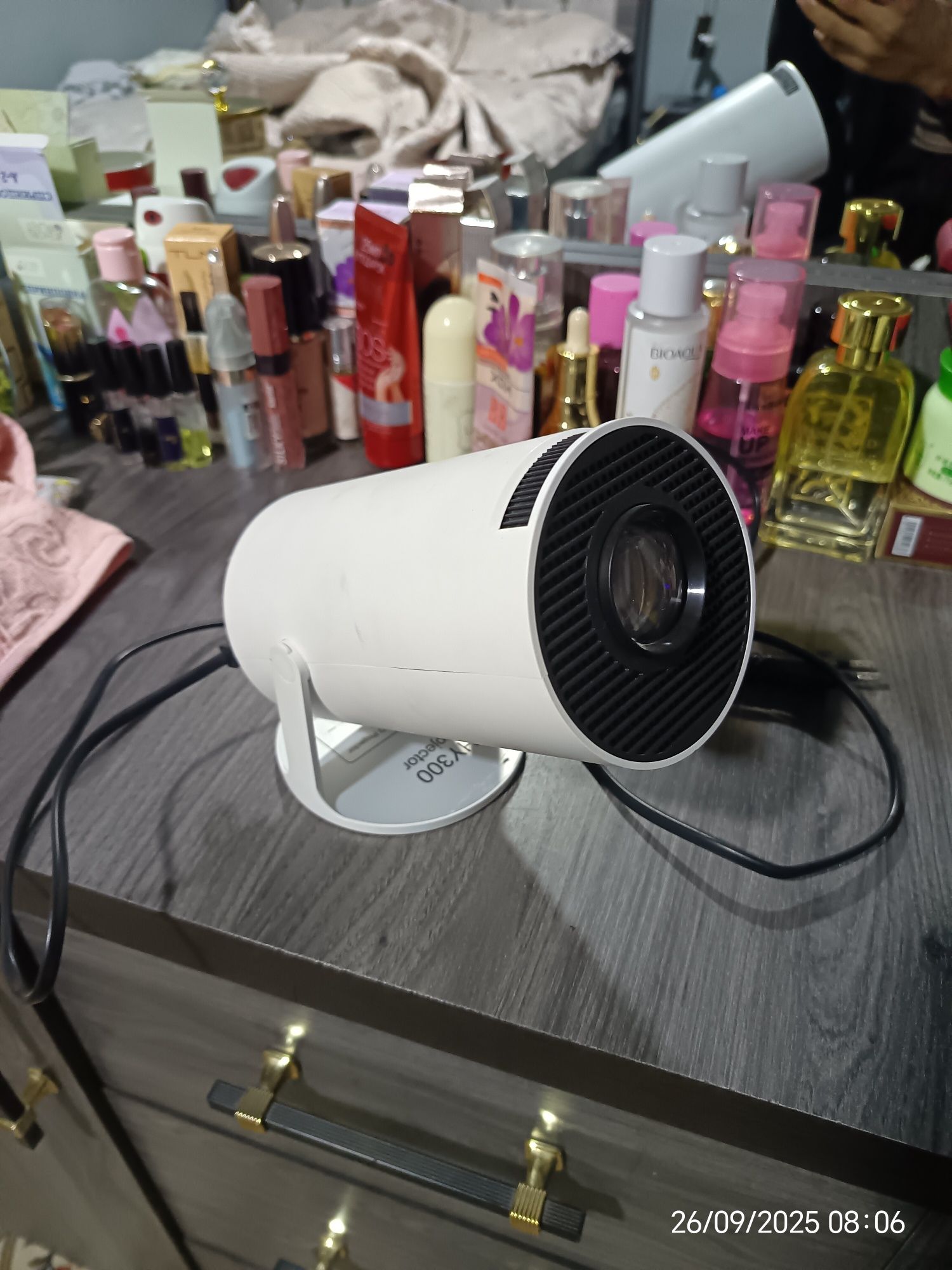 Projektor HY300 pro android WiFi BT YouTube Play merket