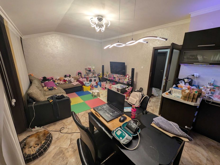 Апартамент 68 квадрата,обзаведен,  след ремонт