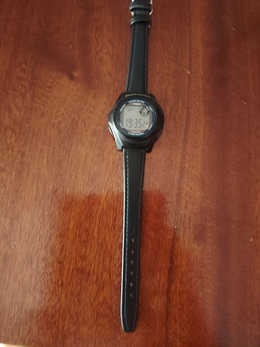 Vând ceas Casio bărbătesc și pt dama