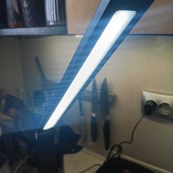 НОВА! LED настолна лампа, USB зареждане, сгъваема, сензорна