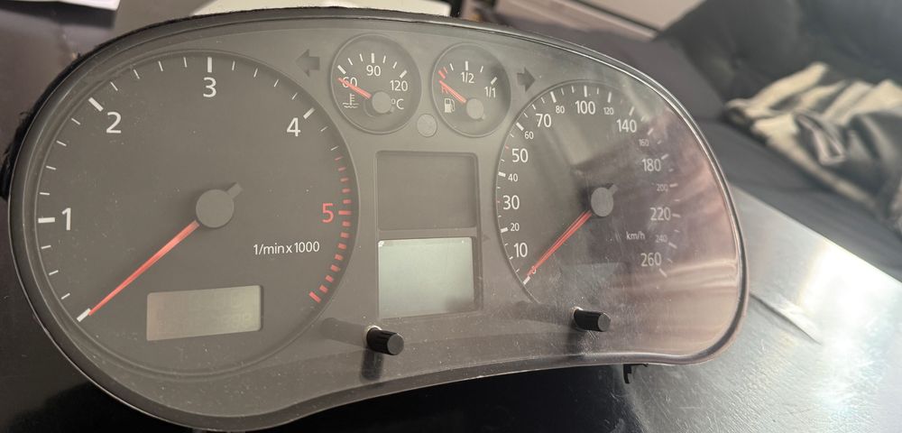 Табло за Audi A3 8l 1.9 TDI запазено! Работи всичко!